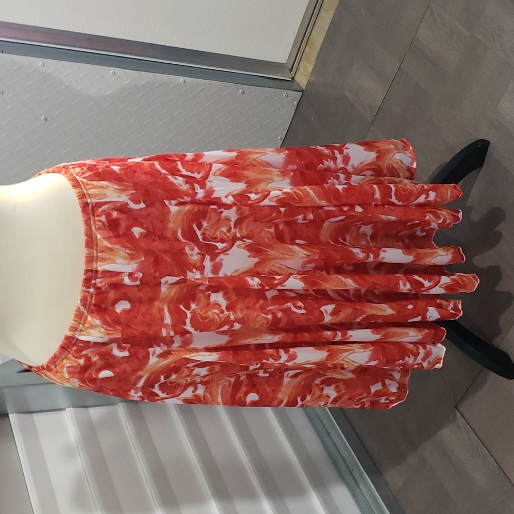 Larry Levine sz L floral skirt